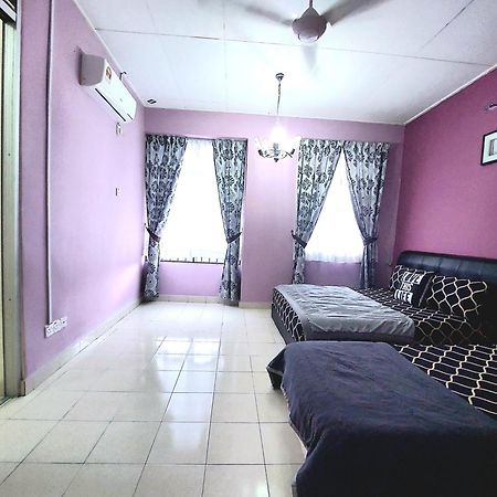 E&A Homestay Klia/ Sepang/ Nilai ภายนอก รูปภาพ