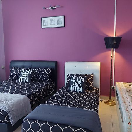 E&A Homestay Klia/ Sepang/ Nilai ภายนอก รูปภาพ