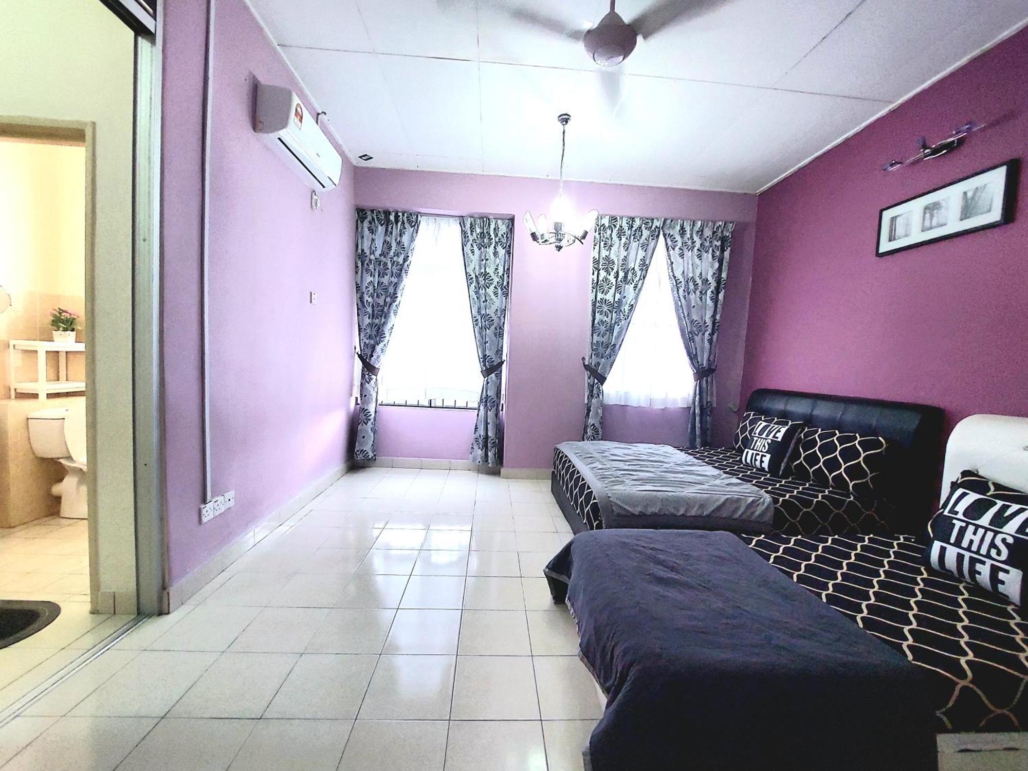 E&A Homestay Klia/ Sepang/ Nilai ภายนอก รูปภาพ