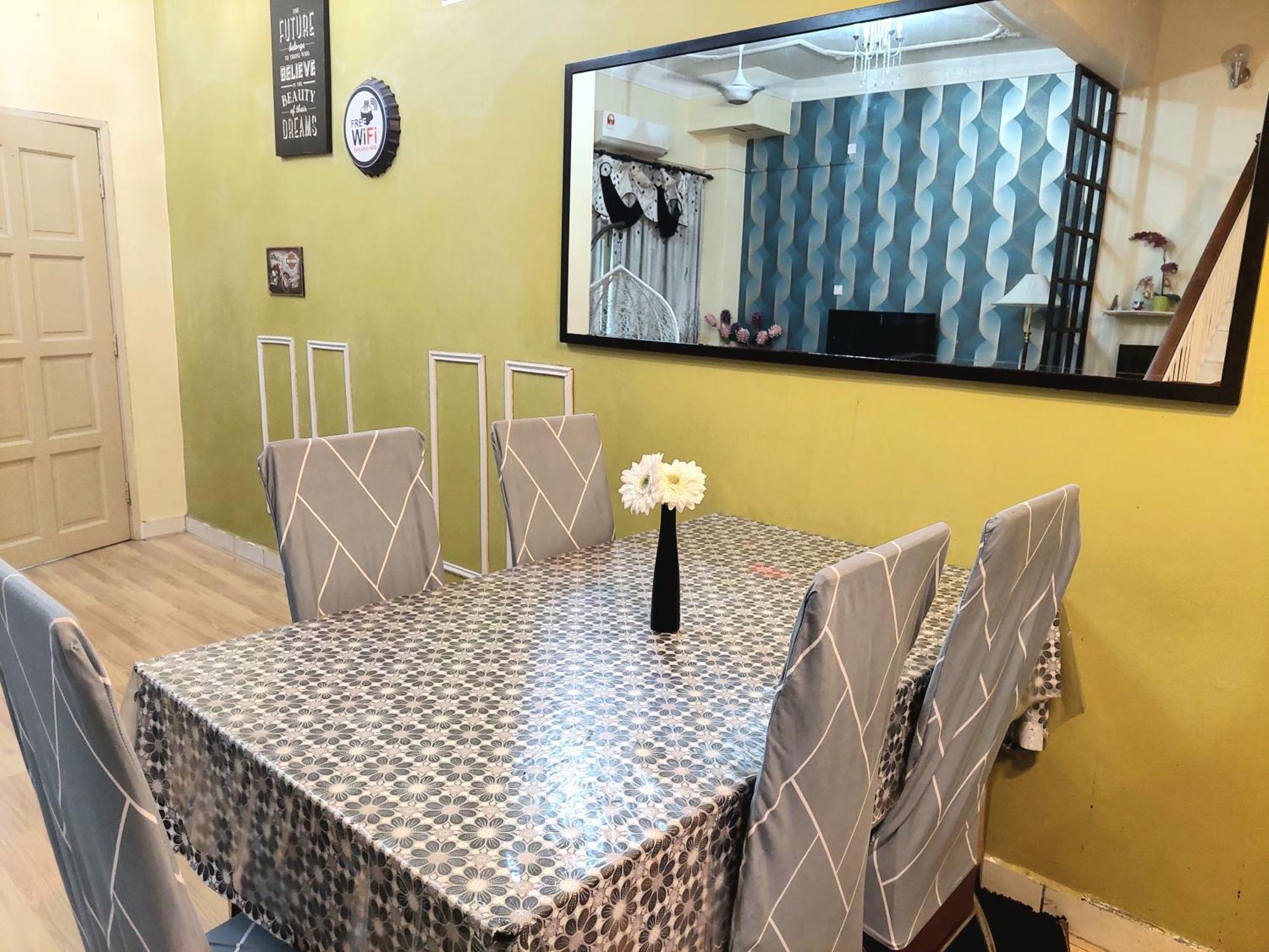 E&A Homestay Klia/ Sepang/ Nilai ภายนอก รูปภาพ