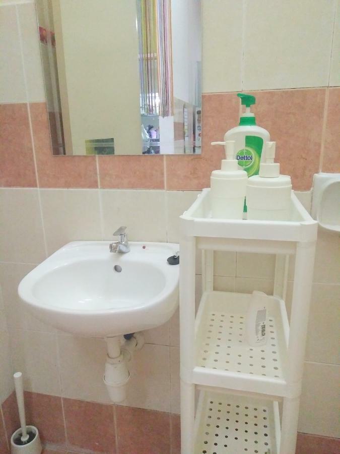 E&A Homestay Klia/ Sepang/ Nilai ภายนอก รูปภาพ