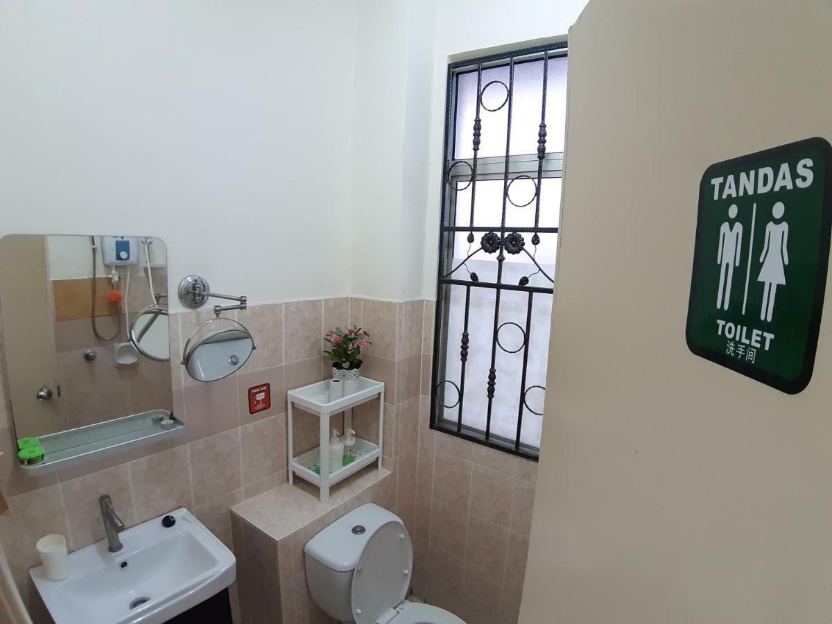 E&A Homestay Klia/ Sepang/ Nilai ภายนอก รูปภาพ